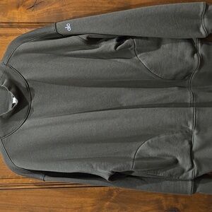 Worn once. Alo sweatshirt with pockets